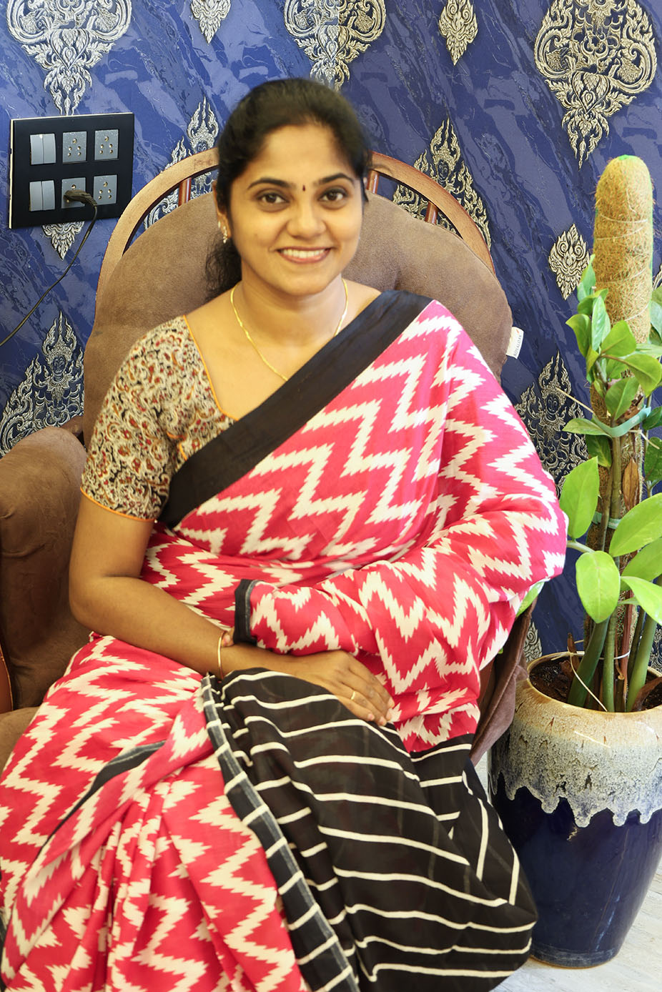 pink-with-black-saree