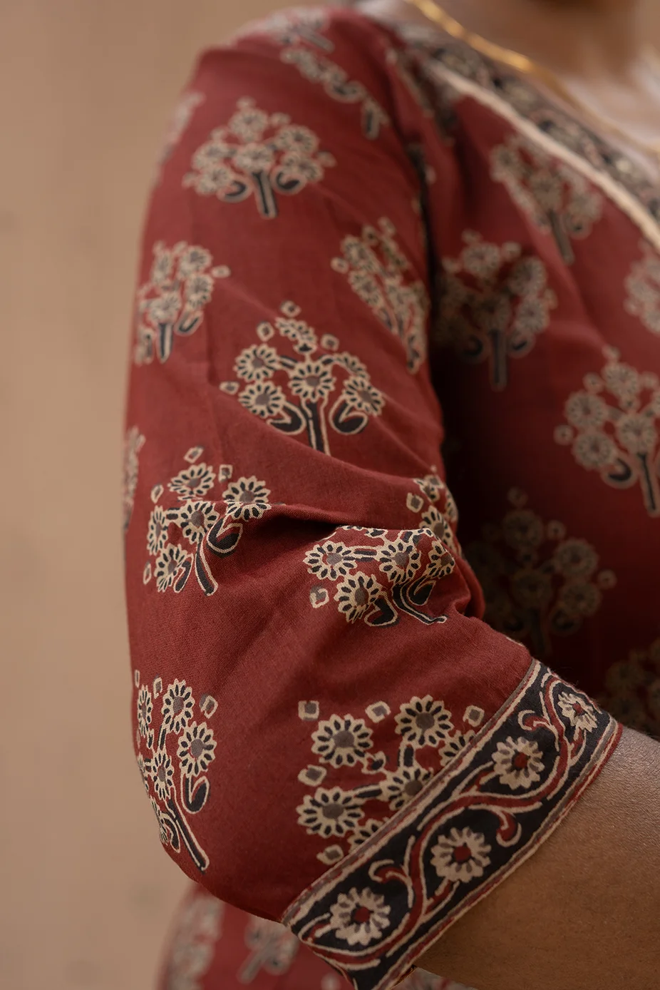 Cotton Straight V Neck Sequence Border Short Top Maroon - Image 2