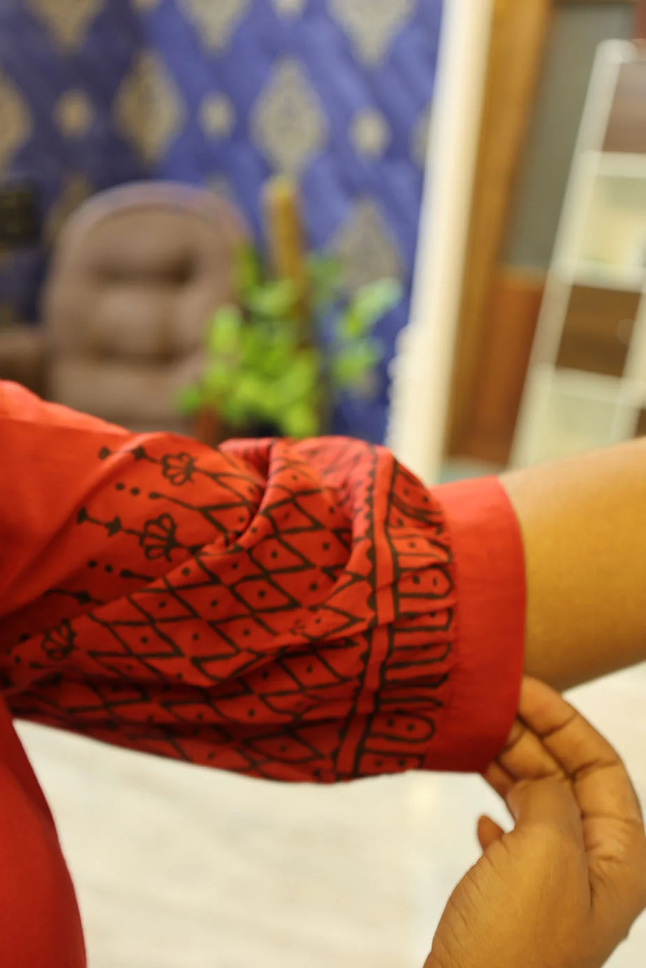 full-lenght-frocl-red-hand