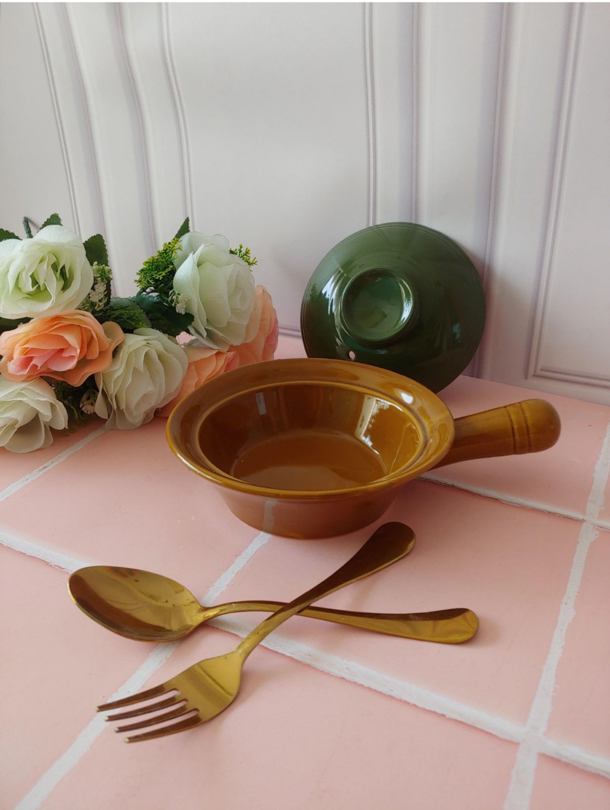Ceramic Cuddle Bun Bowl With Handle Lid - Image 2